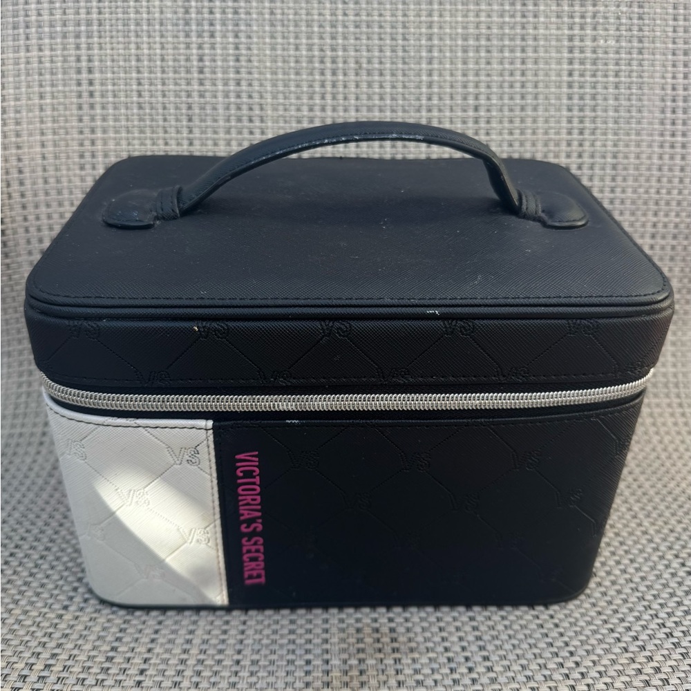Victorias Secret Makeup Train Case Faux Leather Black White Color Block Monogram